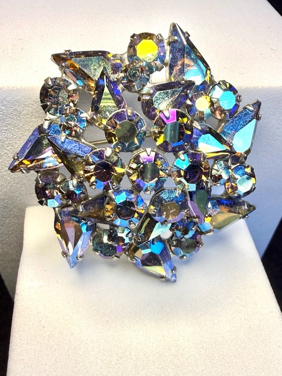 Albert Weiss Jewelry - Signed Weiss AB Rhinestone Brooch High Dome Layered Cluster Starburst 1950s